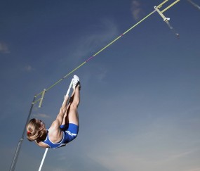 开云体育APP下载-当沙漠雄狮遇见赛道新王，安哥拉足球奇迹与楚阿梅尼的F1街道赛统治之夜