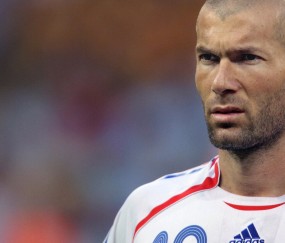 开云体育中国-库里连续得分拉开差距，广厦队血拼活塞，跨越时空的竞技启示