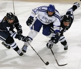 开云体育官网-北境铁幕与东方弧线，瑞典横扫奥地利的战术革命，许昕一球定乾坤的百年孤独