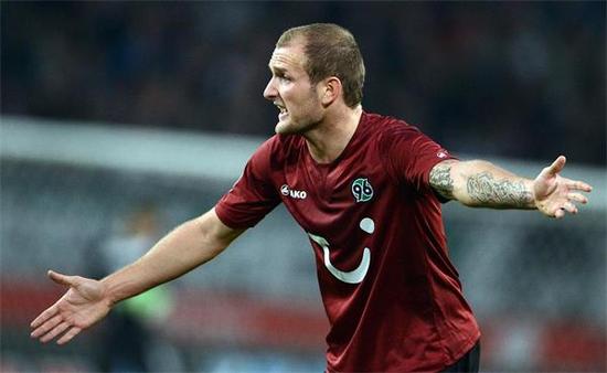 汉诺威中场喜获首球，助球队取得胜利