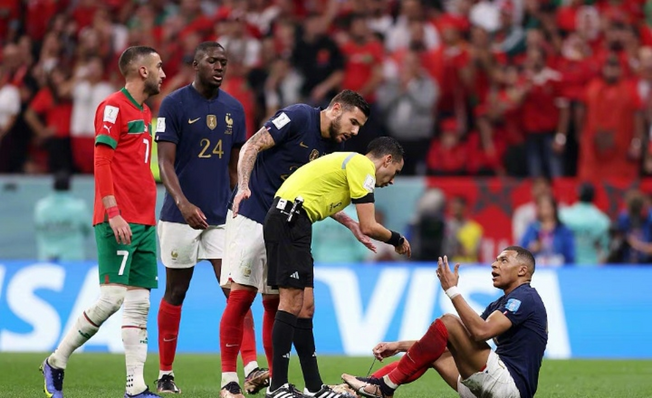 一场让人目瞪口呆的足球比赛在法国上演