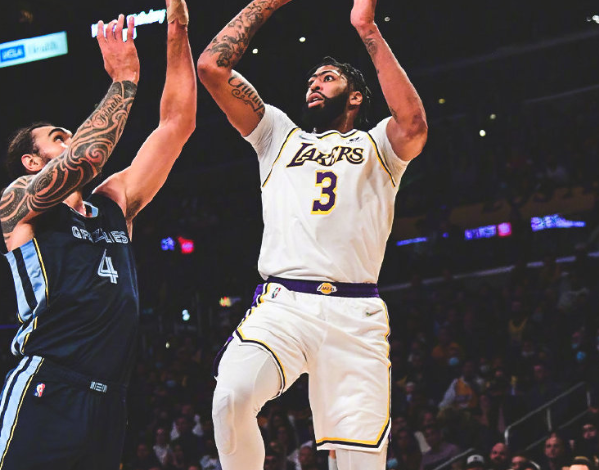 古比奥罗队取得胜利，迎来赛季首胜