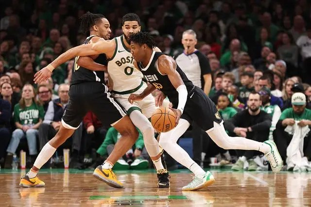 灰熊翻盘北京队，塔图姆统治全场