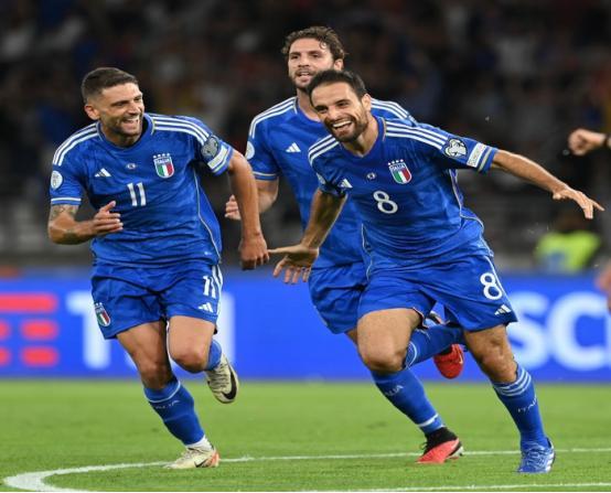 意大利强队客场大获全胜，领先优势扩大